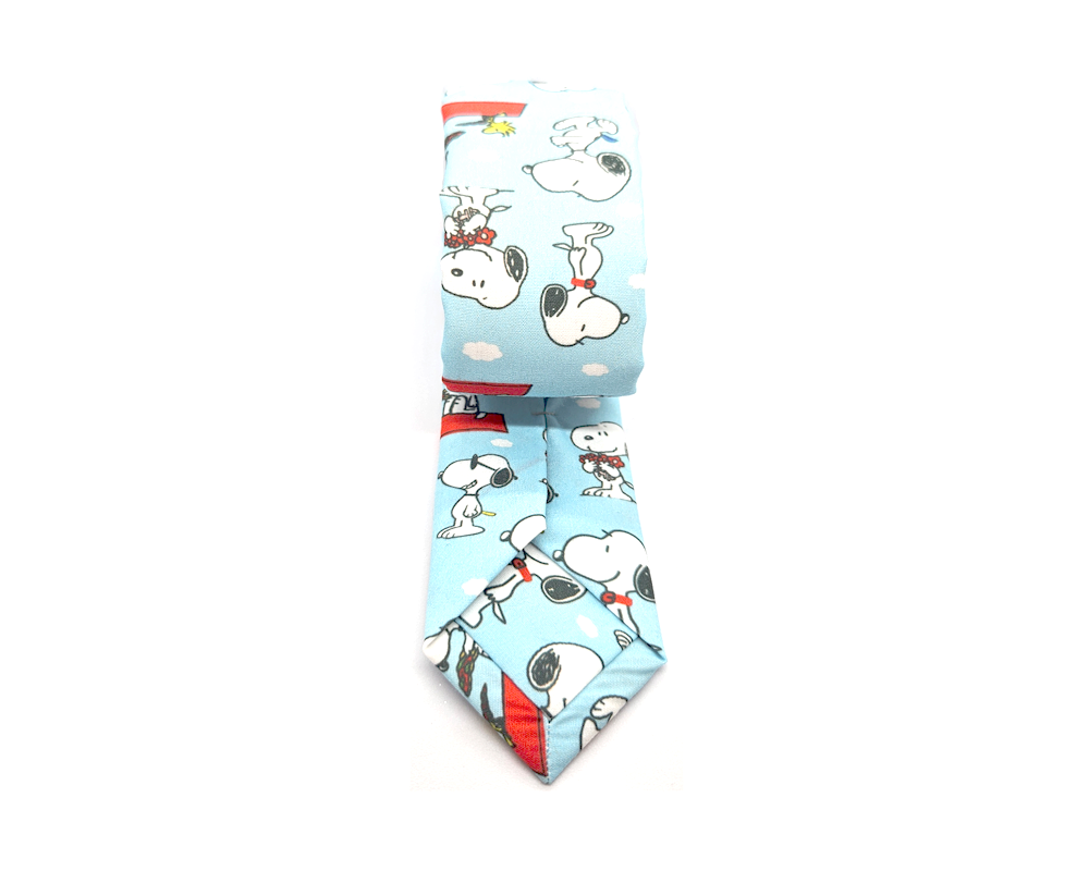 Corbata Snoopy fondo azul claro