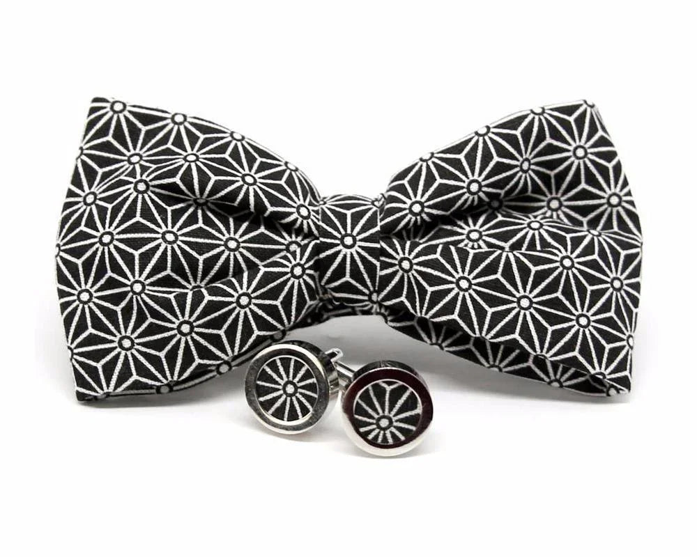 Pajarita negra con diseño geométrico blanco acompañado de gemelos a juego, accesorios elegantes hechos a mano