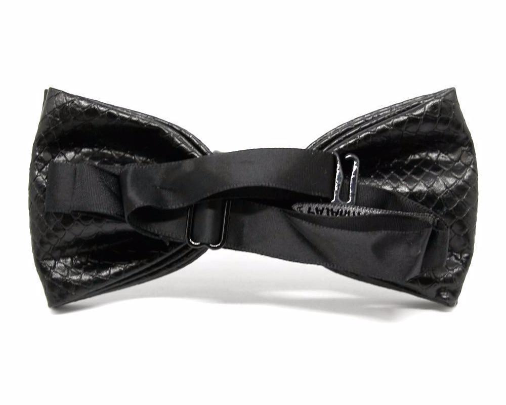 Pajarita Cuero Negro