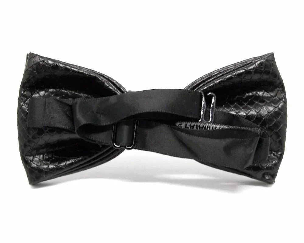 Pajarita Cuero Negro