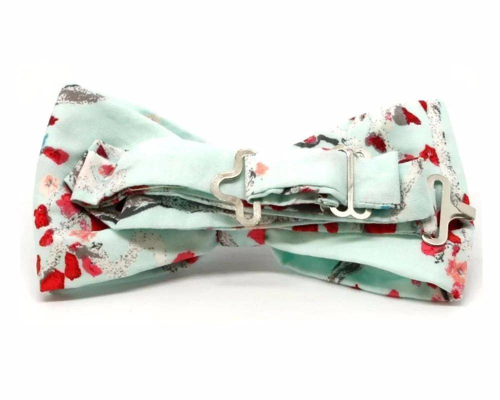 Pajarita original colores pastel con estampado de jardín japonés, ajustable con hebillas metálicas