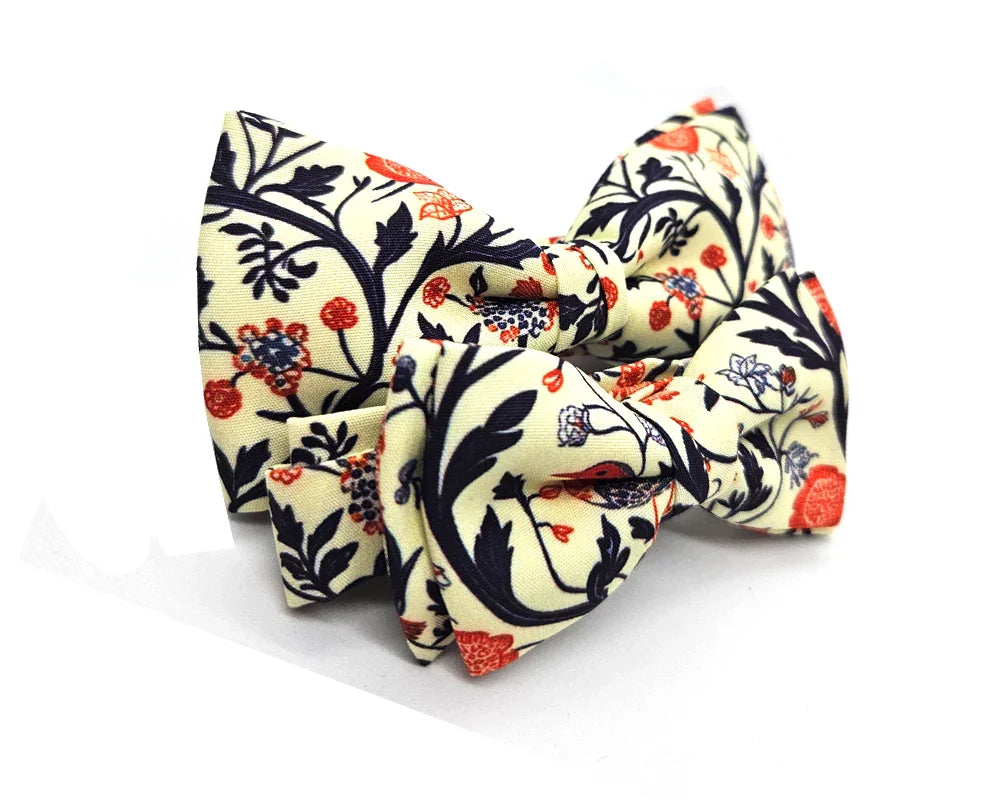 Pajarita Fondo Crema y Flores Rojas 🆕