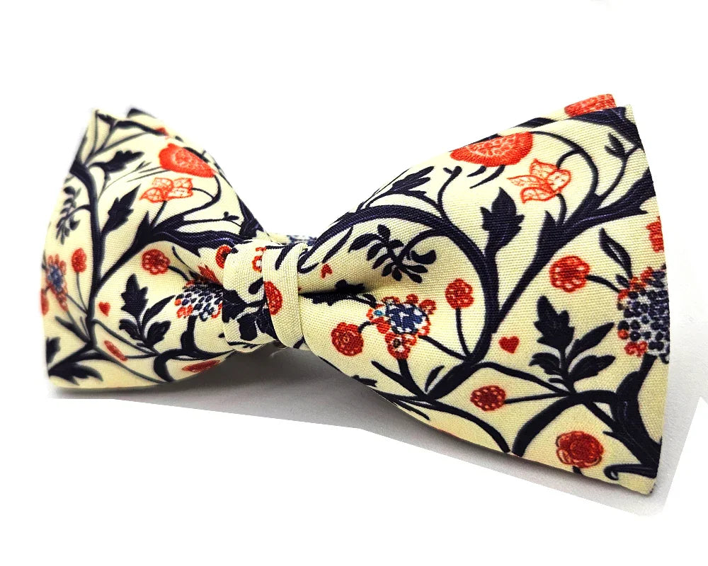 Pajarita Fondo Crema y Flores Rojas 🆕