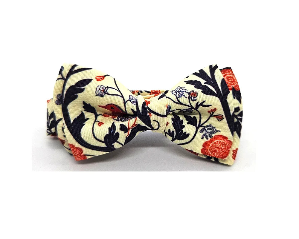 Pajarita Fondo Crema y Flores Rojas 🆕