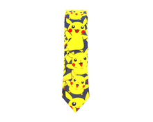 Cargar imagen en el visor de la galería, Corbata Pikachu fondo gris
