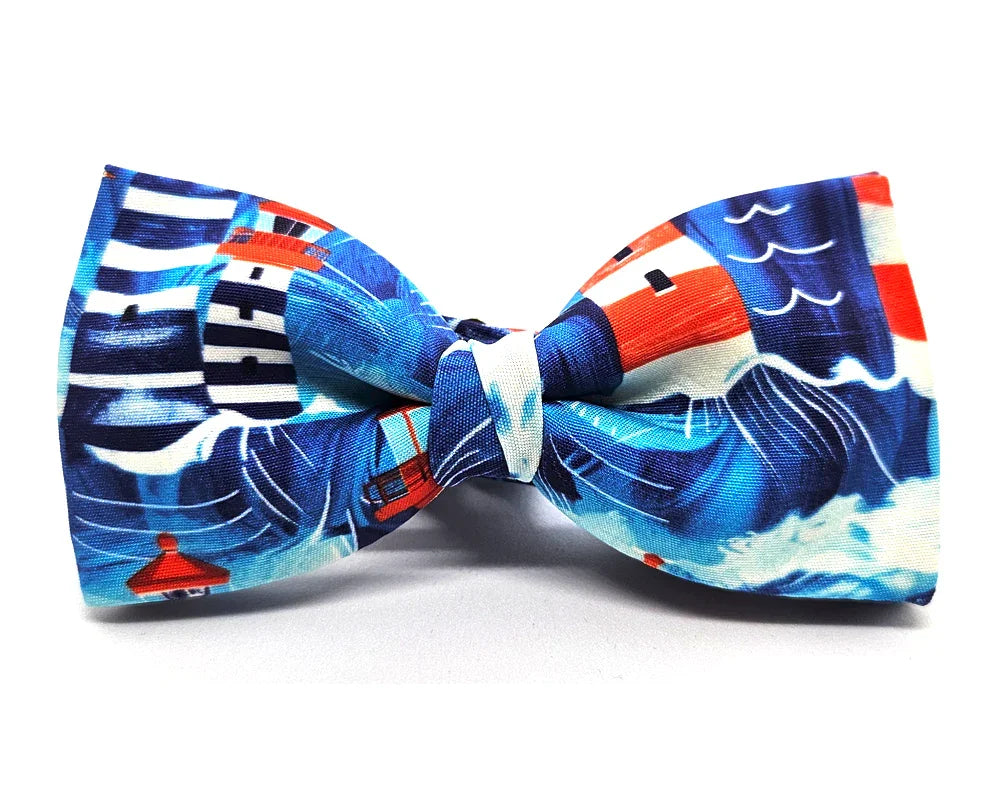 Pajarita de fondo azul, con faros y olas tamaño adulto